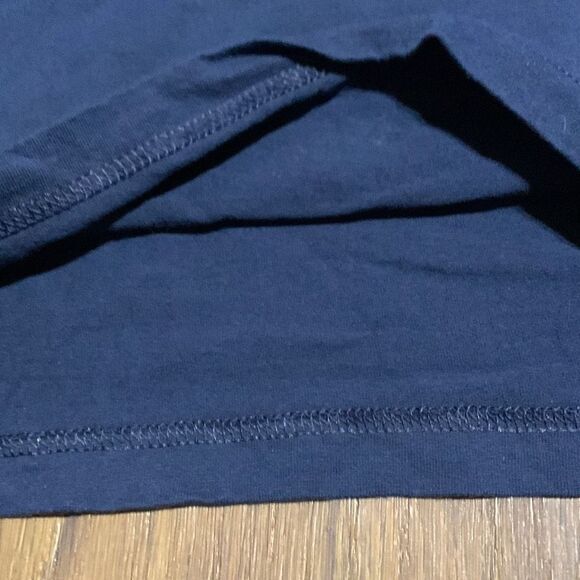 Y2k Yellowstone embroidered wolf t shirt. Navy blue wolf patch fuzzy wolf - Picture 4 of 5